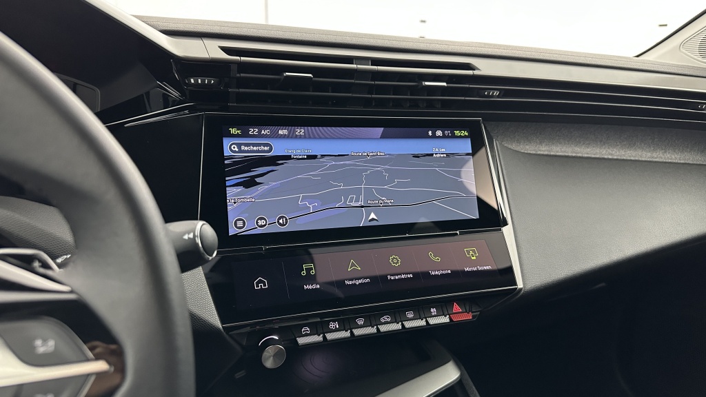 PEUGEOT 308 1.2 Hybrid 136ch Allure e-DCS6 - ref: 8-GLI00011681 - Photo 19