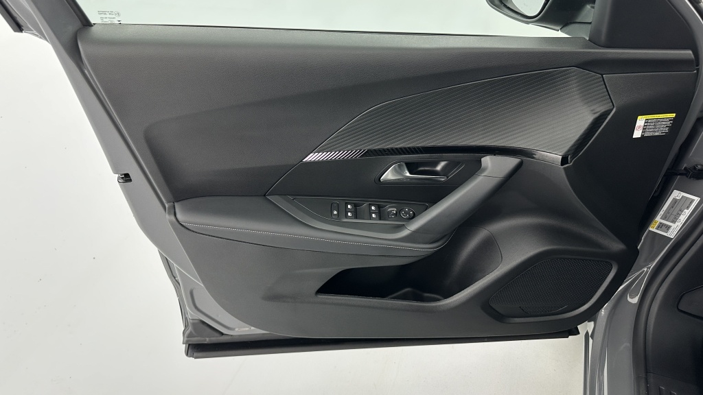 PEUGEOT 2008 1.2 PureTech 100ch Allure - ref: 8-GLI00012400 - Photo 13