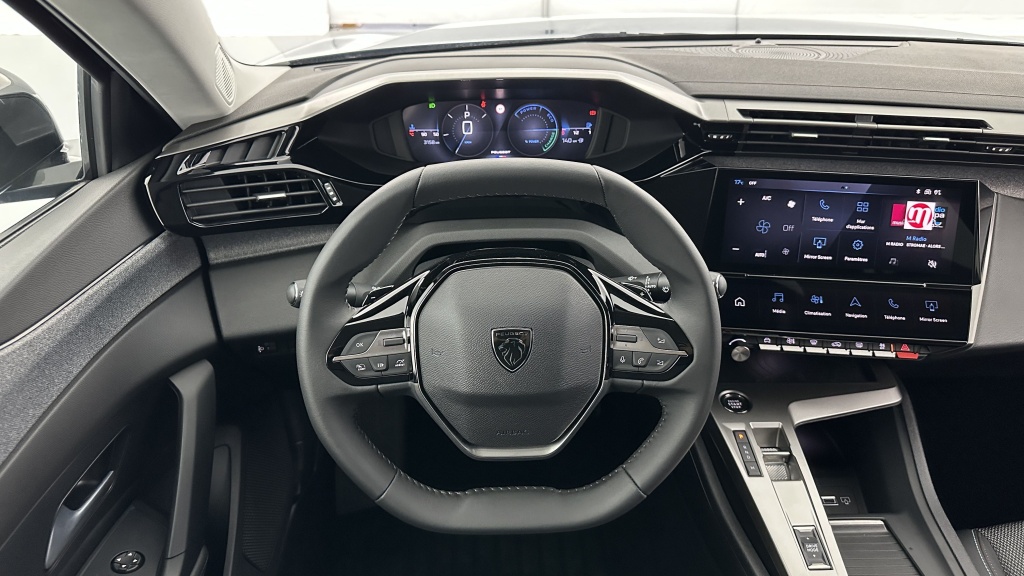 PEUGEOT 308 1.2 Hybrid 136ch Allure e-DCS6 - ref: 8-GLI00012402 - Photo 13