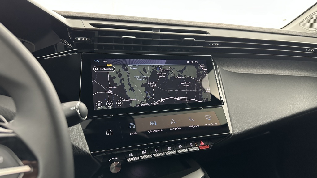 PEUGEOT 308 1.2 Hybrid 136ch Allure e-DCS6 - ref: 8-GLI00012402 - Photo 18