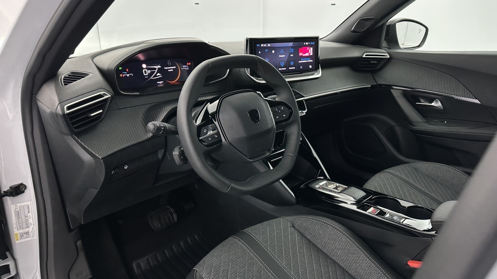 PEUGEOT 2008 II 1.2 Hybrid 145ch Allure e-DCS6 - ref: 8-GLI00012403 - Photo 6