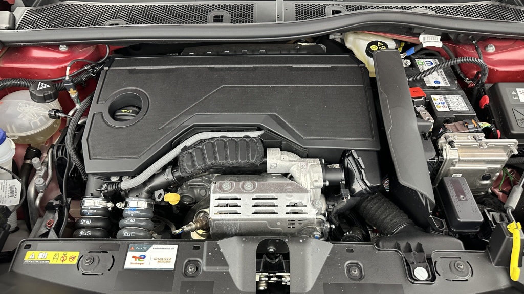 PEUGEOT 2008 II 1.2 Hybrid 145ch Allure e-DCS6 - ref: 8-GLI00012407 - Photo 11