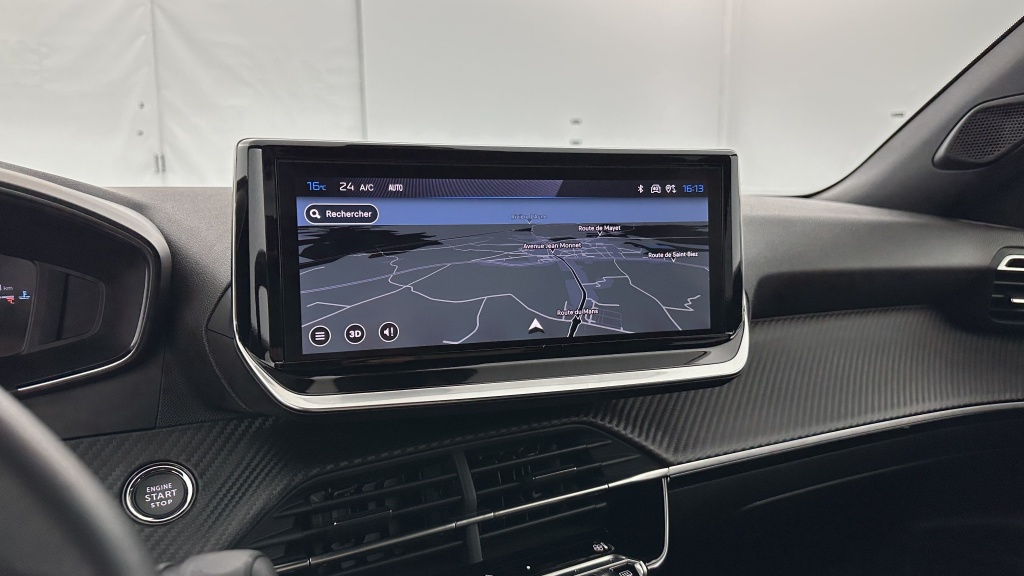 PEUGEOT 2008 II 1.2 Hybrid 145ch Allure e-DCS6 - ref: 8-GLI00012410 - Photo 19