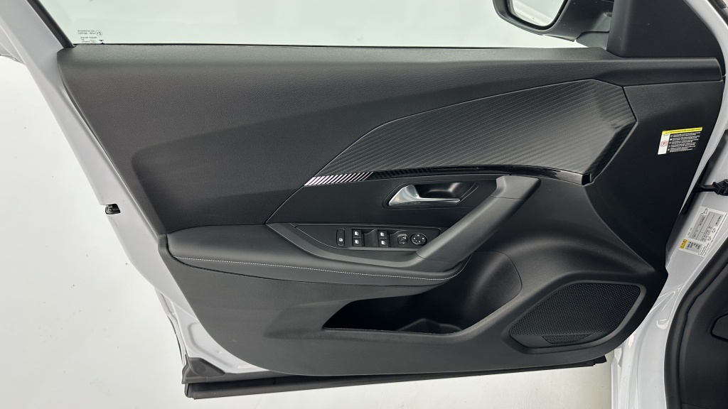 PEUGEOT 2008 II 1.2 Hybrid 145ch Allure e-DCS6 - ref: 8-GLI00012413 - Photo 13