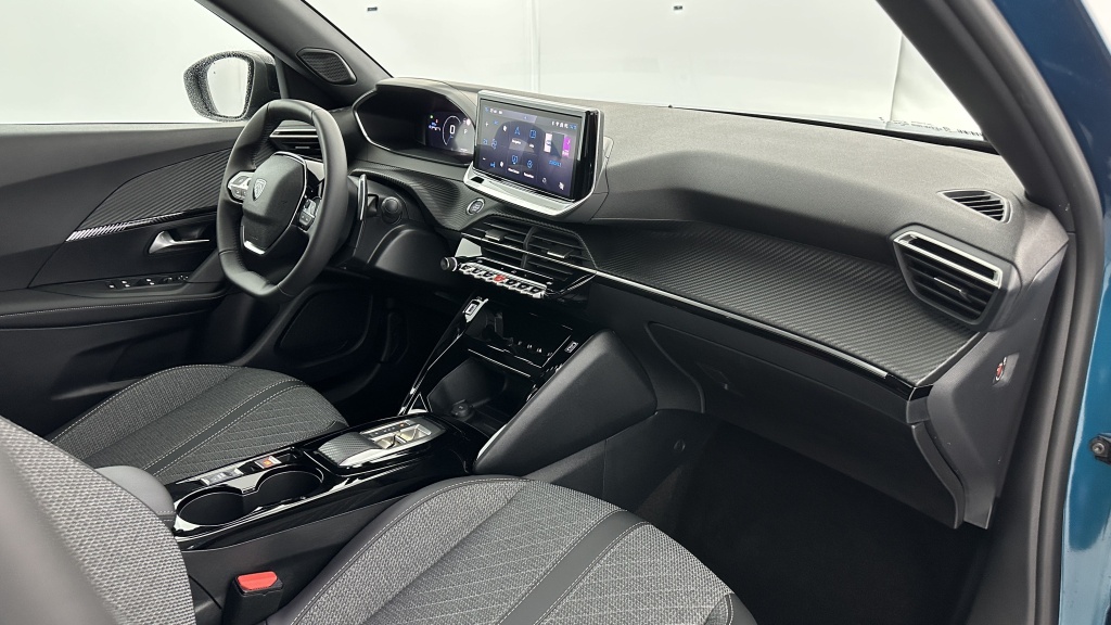 PEUGEOT 2008 II 1.2 Hybrid 145ch Allure e-DCS6 - ref: 8-GLI00012414 - Photo 8