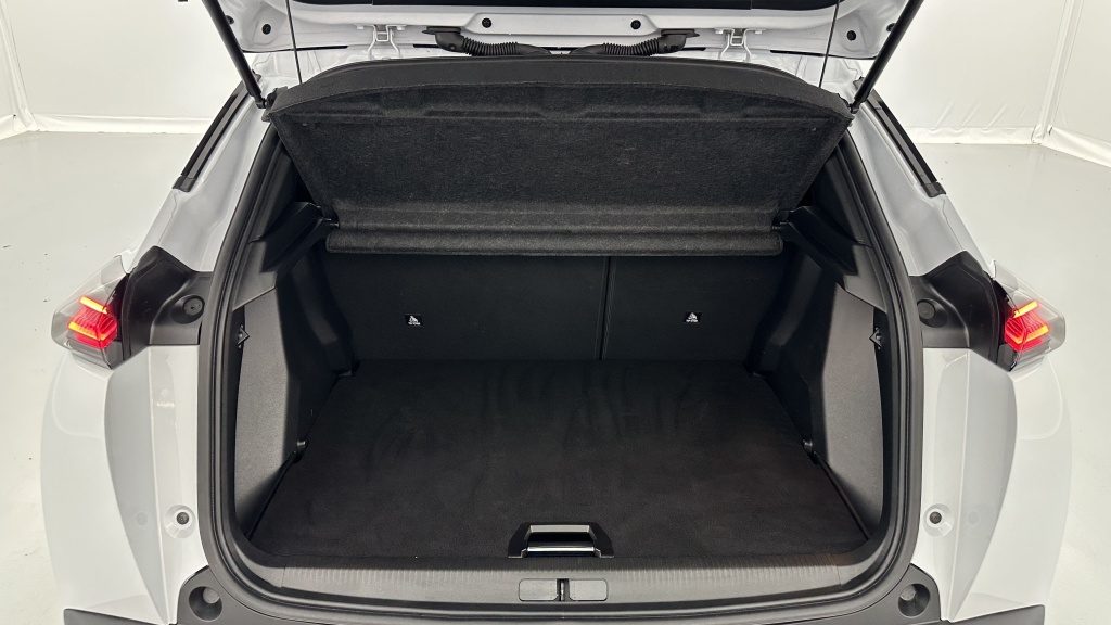 PEUGEOT 2008 II 1.2 Hybrid 145ch Allure e-DCS6 - ref: 8-GLI00012417 - Photo 10