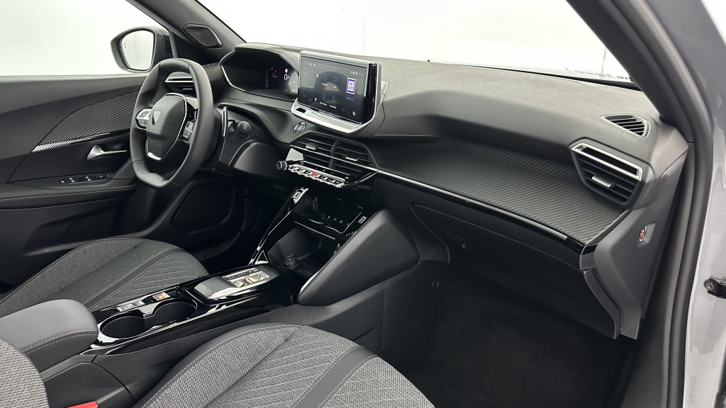 PEUGEOT 2008 II 1.2 Hybrid 145ch Allure e-DCS6 - ref: 8-GLI00012423 - Photo 8
