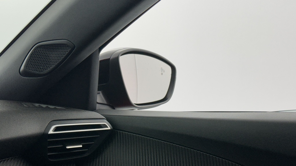 PEUGEOT 2008 II 1.2 Hybrid 145ch Allure e-DCS6 - ref: 8-GLI00012426 - Photo 19