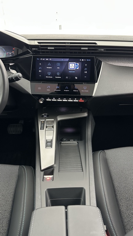 PEUGEOT 308 SW 1.2 Hybrid 145ch Allure e-DCS6 - ref: 8-GLI00012452 - Photo 16