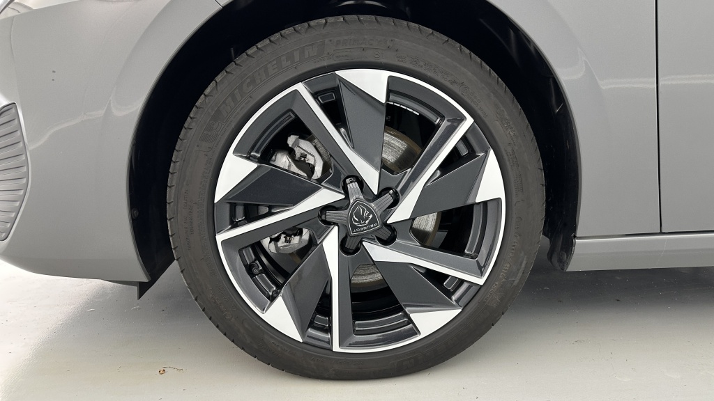 PEUGEOT 308 SW 1.2 Hybrid 145ch Allure e-DCS6 - ref: 8-GLI00012453 - Photo 12