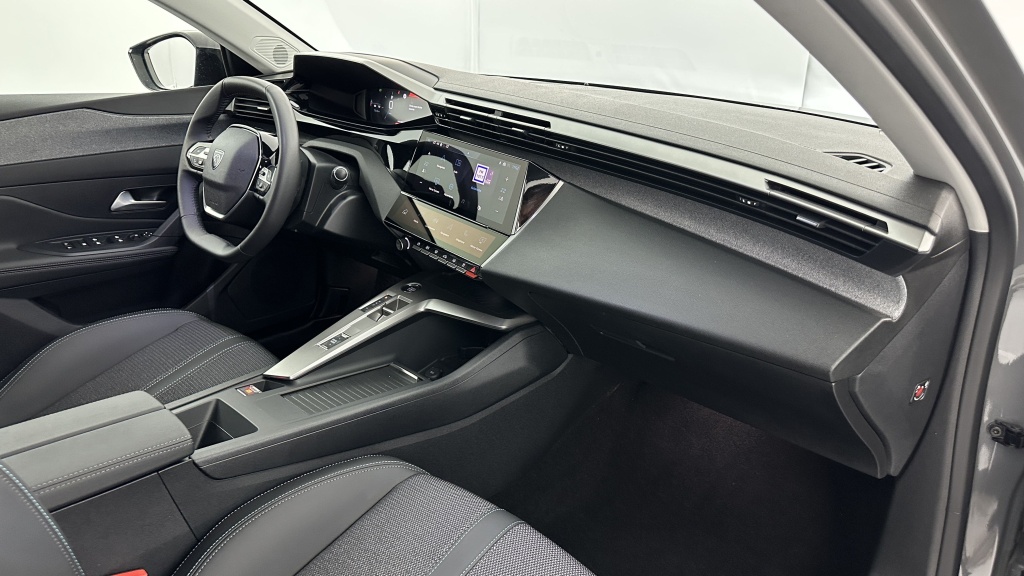 PEUGEOT 308 SW 1.2 Hybrid 145ch Allure e-DCS6 - ref: 8-GLI00012453 - Photo 8