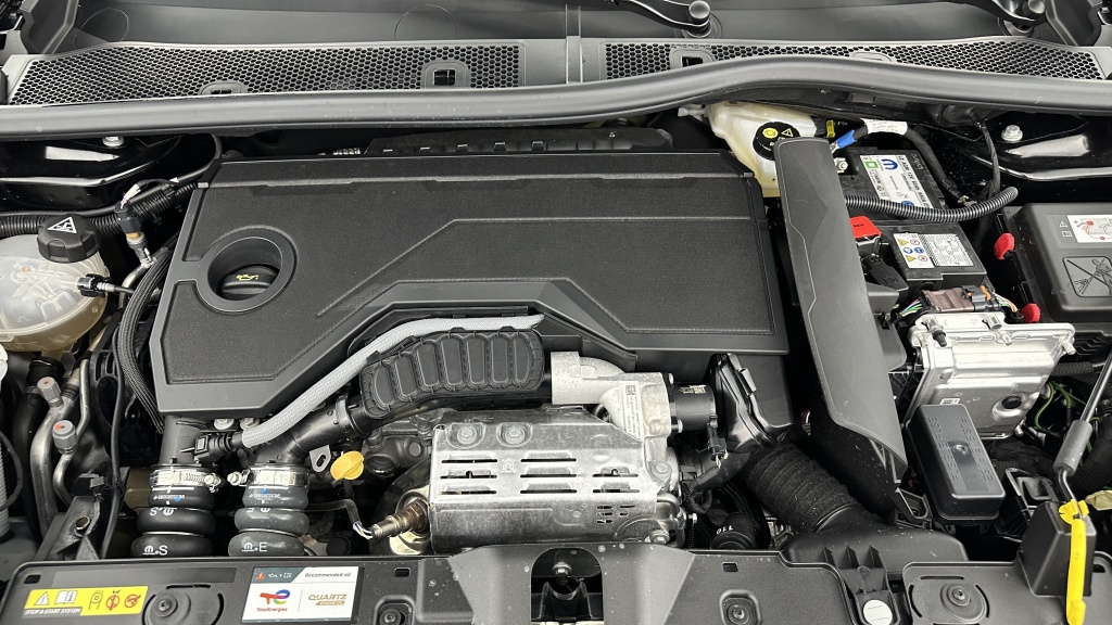 PEUGEOT 2008 II 1.2 Hybrid 145ch Allure e-DCS6 - ref: 8-GLI00012462 - Photo 11