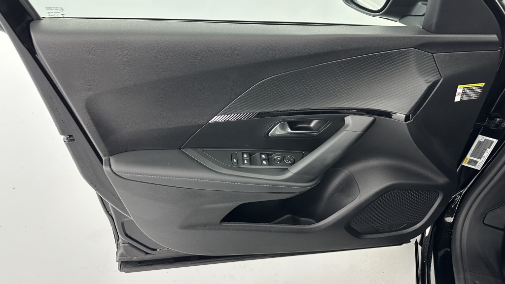 PEUGEOT 2008 II 1.2 Hybrid 145ch Allure e-DCS6 - ref: 8-GLI00012462 - Photo 13