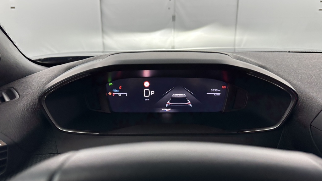 PEUGEOT 2008 II 1.2 Hybrid 145ch Allure e-DCS6 - ref: 8-GLI00012462 - Photo 15