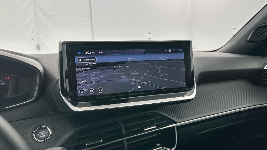 PEUGEOT 2008  II 1.2 Hybrid 145ch Allure e-DCS6 - ref: 8-GLI00012502 - Photo 19