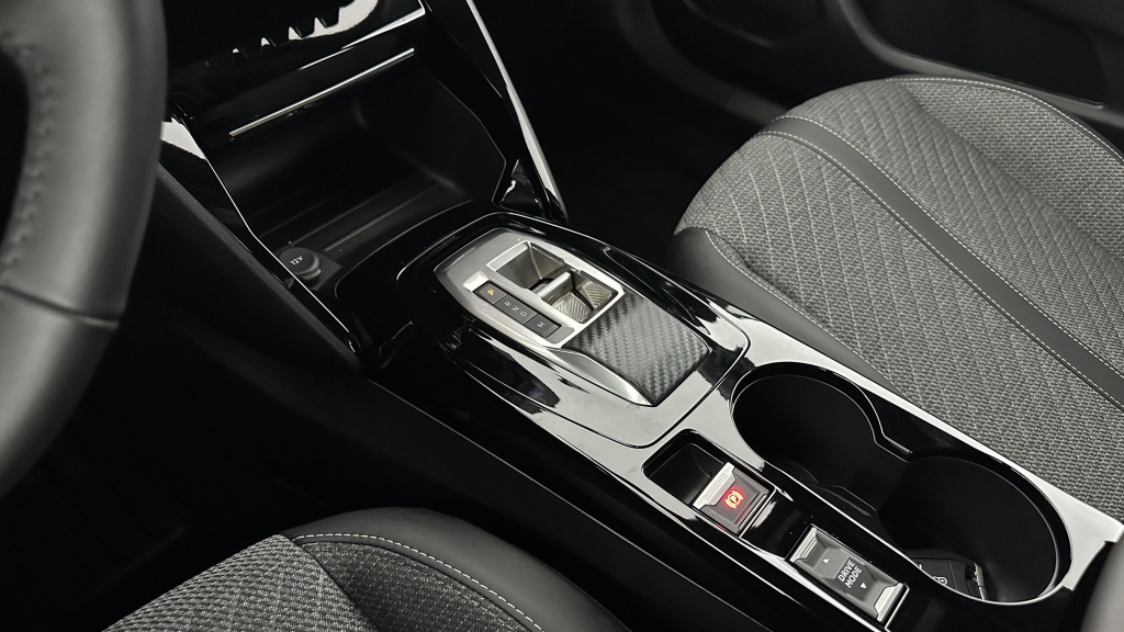 PEUGEOT 2008 II 1.2 Hybrid 145ch Allure e-DCS6  - ref: 8-GLI00012505 - Photo 17