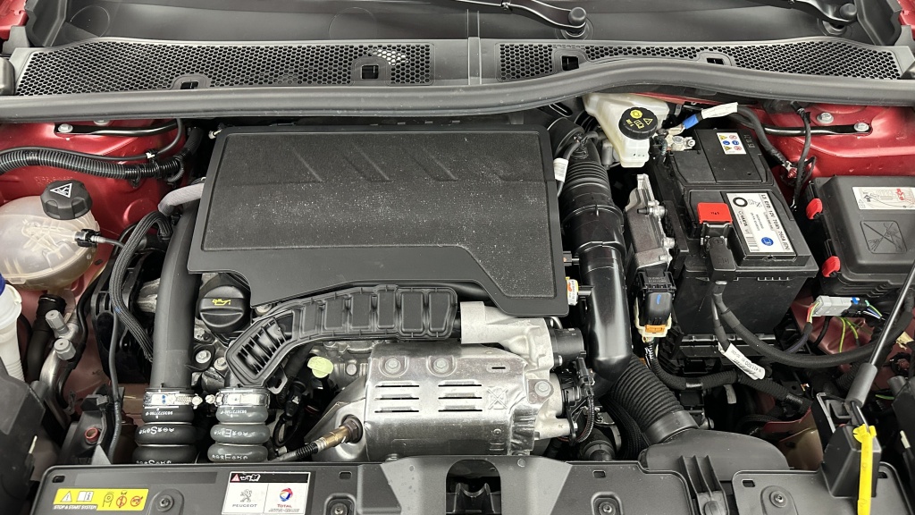 PEUGEOT 2008 II 1.2 PureTech 130ch GT EAT8 - ref: 8-GLI00012876 - Photo 11