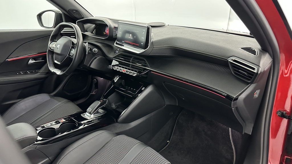 PEUGEOT 2008 II 1.2 PureTech 130ch GT EAT8 - ref: 8-GLI00012876 - Photo 8