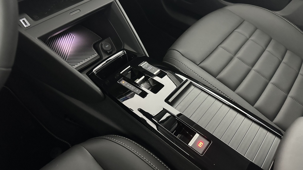 CITROEN C4 1.2 Hybride 136ch Max e-DCS6 - ref: 8-GLI00017392 - Photo 17