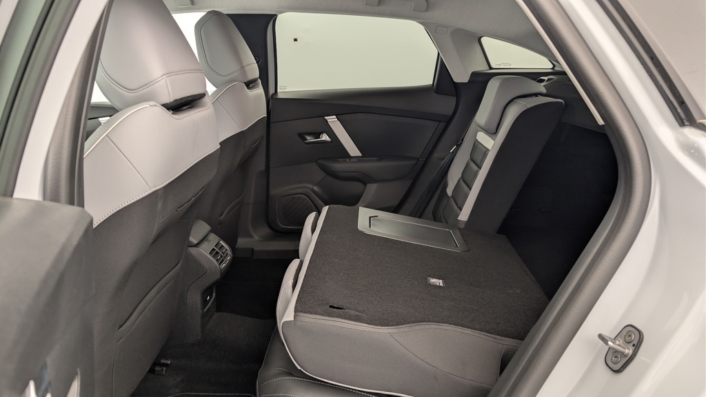 CITROEN C4 1.2 Hybride 136ch Max e-DCS6 - ref: 8-GLI00017395 - Photo 12