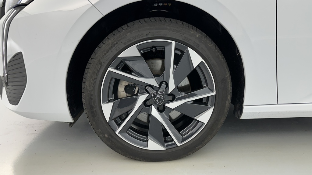 PEUGEOT 308 1.2 Hybrid 136ch Allure e-DCS6 - ref: 8-GLI00021543 - Photo 12