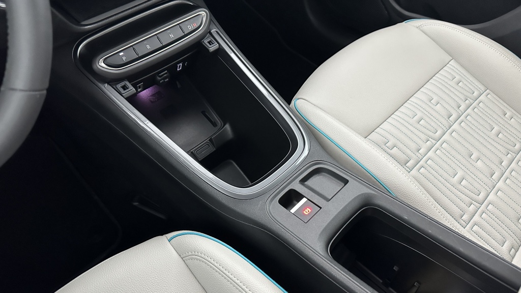 FIAT 600 1.2 Hybrid 100ch La Prima DCT6 - ref: 8-GLI00023108 - Photo 17