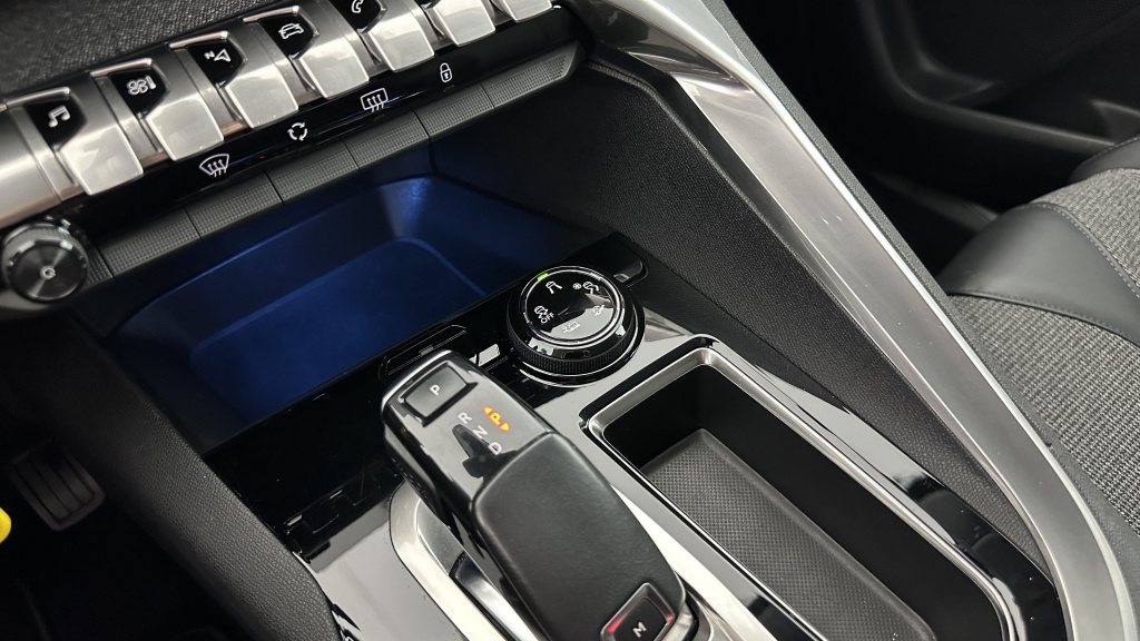 PEUGEOT 3008 II 1.5 BlueHDi 130ch Allure EAT8 - ref: 8-GLI00023783 - Photo 20