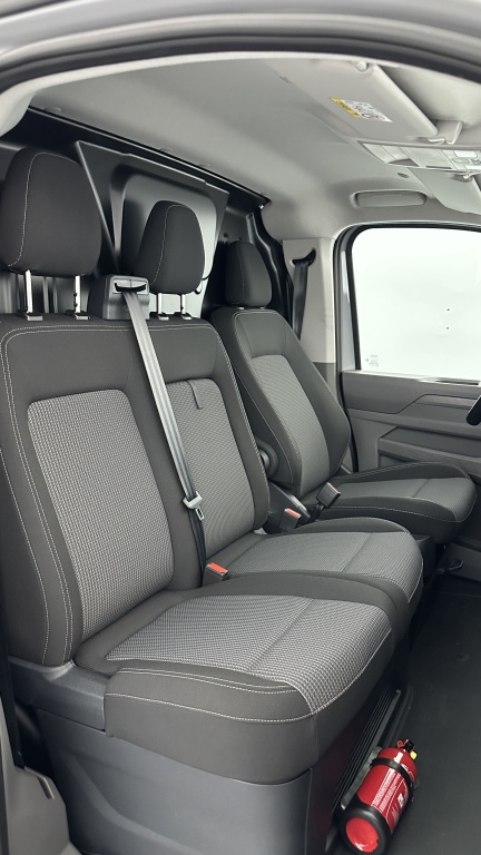 VOLKSWAGEN Transporter T7 L1H1 2.0 TDI 150ch Business BVA8 - ref: 8-GLI00024049 - Photo 13