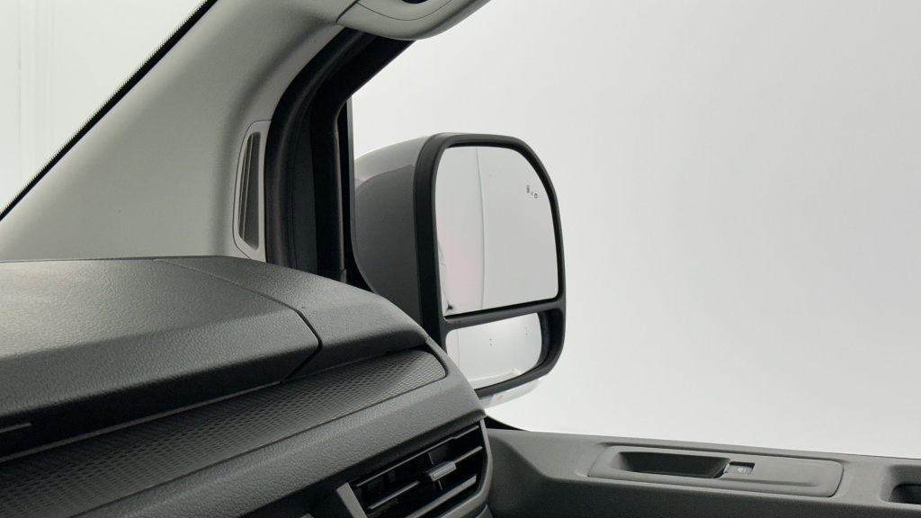 VOLKSWAGEN Transporter T7 L1H1 2.0 TDI 150ch Business BVA8 - ref: 8-GLI00024049 - Photo 17