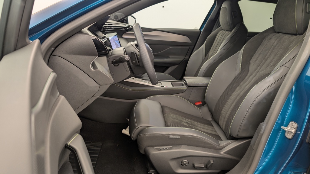 PEUGEOT 408 Hybrid 145 e-DCS6 GT - ref: 8-GLI00027173 - Photo 16