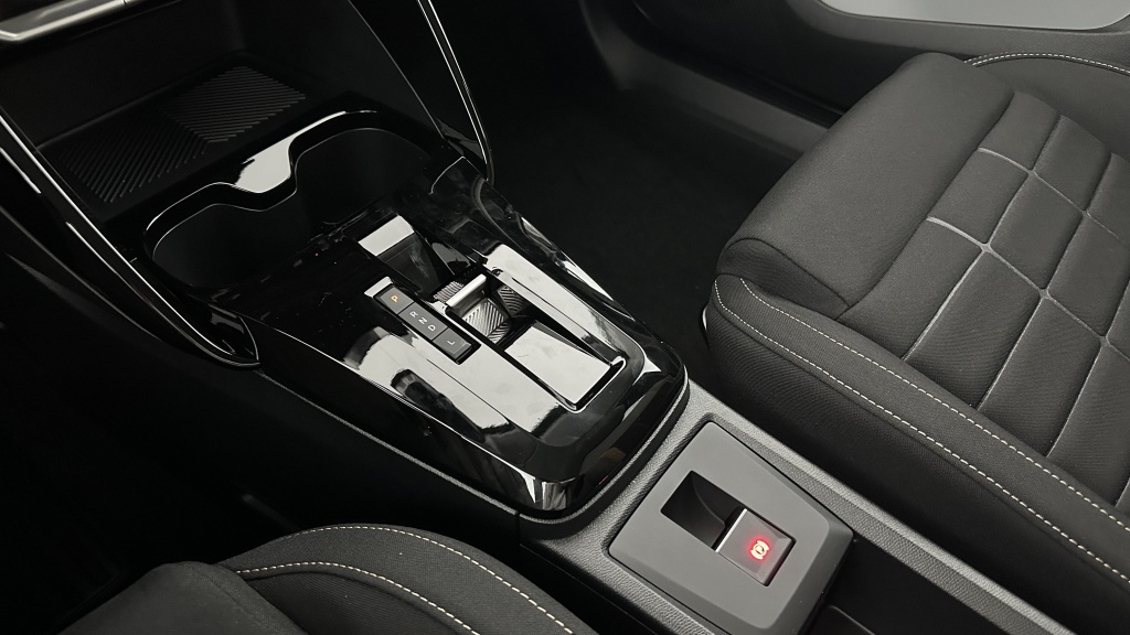 CITROEN C3 Aircross 1.2 Hybride 145ch Plus e-DCS6 - ref: 8-GLI00031765 - Photo 17