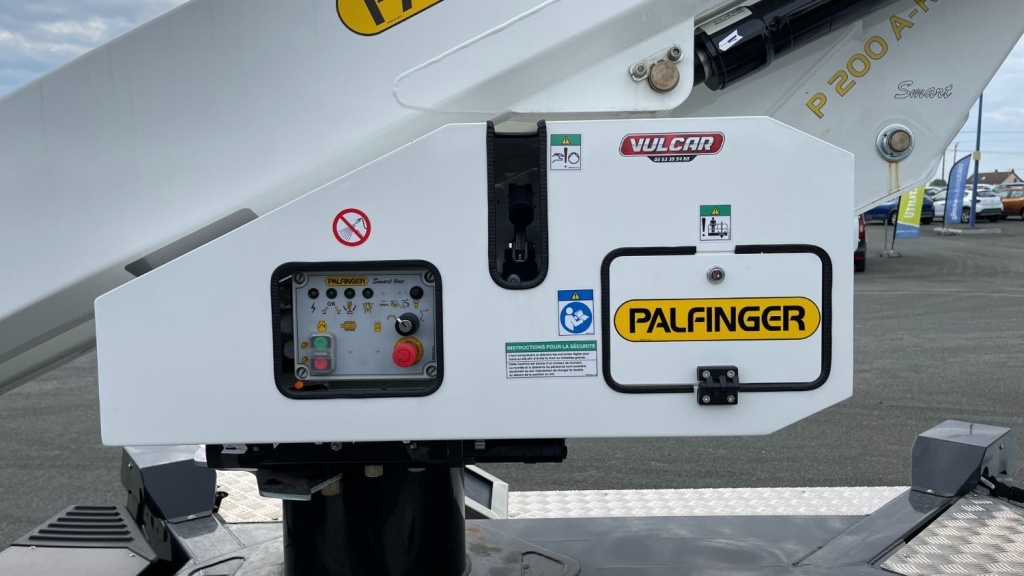 IVECO Daily 35S14H 3450 2.3 136ch Nacelle Palfinger P200A-R - ref: 8-GLI00238671 - Photo 11