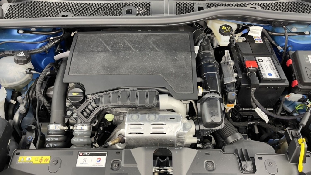 PEUGEOT 2008 II 1.2 PureTech 130ch GT EAT8 - ref: 8-GLI00248978 - Photo 11