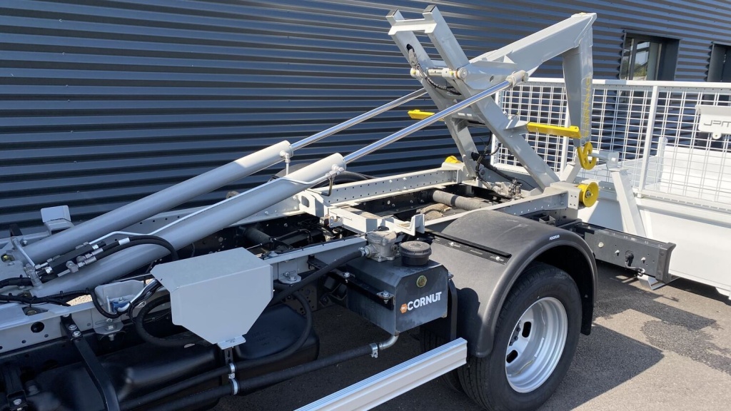 IVECO Daily III 35C16H 3450 3.0 160ch Q-TOR Ampliroll Cornut - ref: 8-GLI00264449 - Photo 17