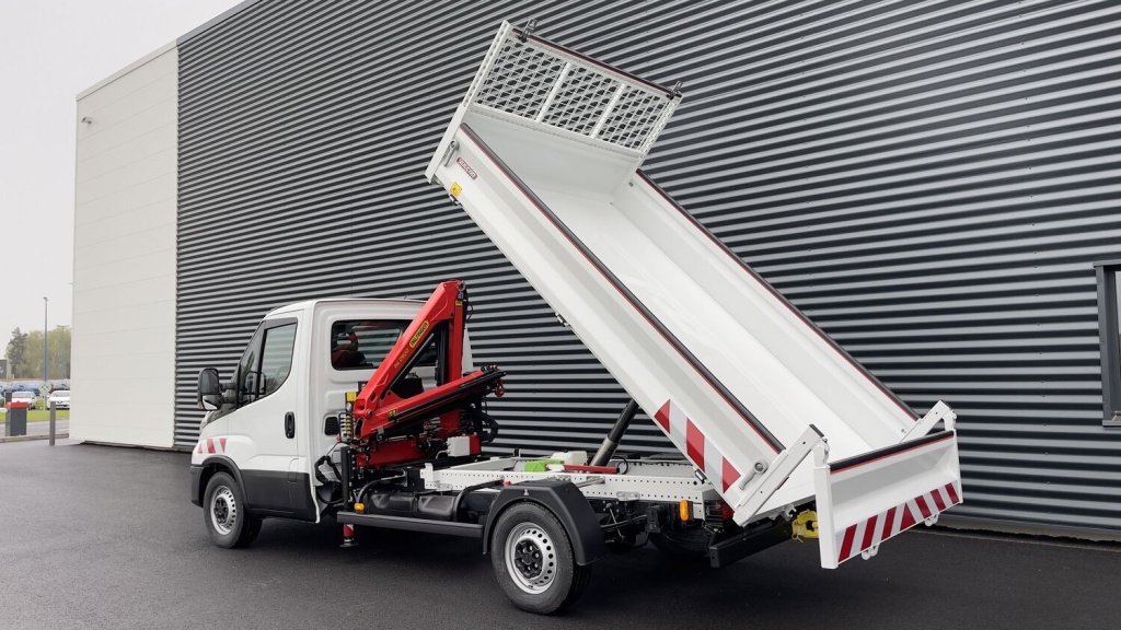 IVECO Daily 35S14H 3750 2.3 136ch Benne Alu JPM + Grue PK 2900 - ref: 8-GLI00270998 - Photo 12