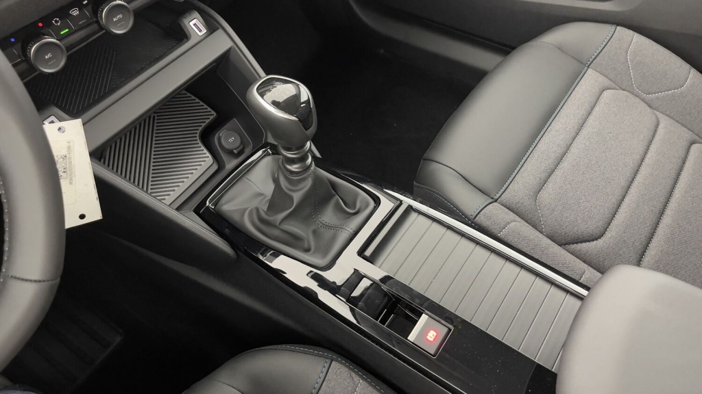 CITROEN C4 III 1.2 PureTech 130ch Plus - ref: 8-GLI00281033 - Photo 17