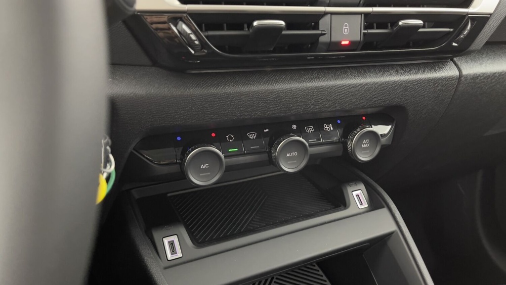 CITROEN C4 III 1.2 PureTech 130ch Plus - ref: 8-GLI00281033 - Photo 20