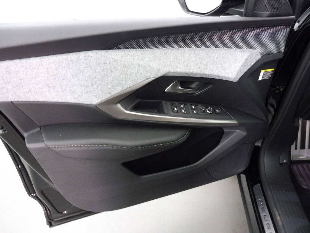 PEUGEOT 3008 1.2 HYBRID 145CH GT E-DCS6 - ref: 69975 - Photo 18