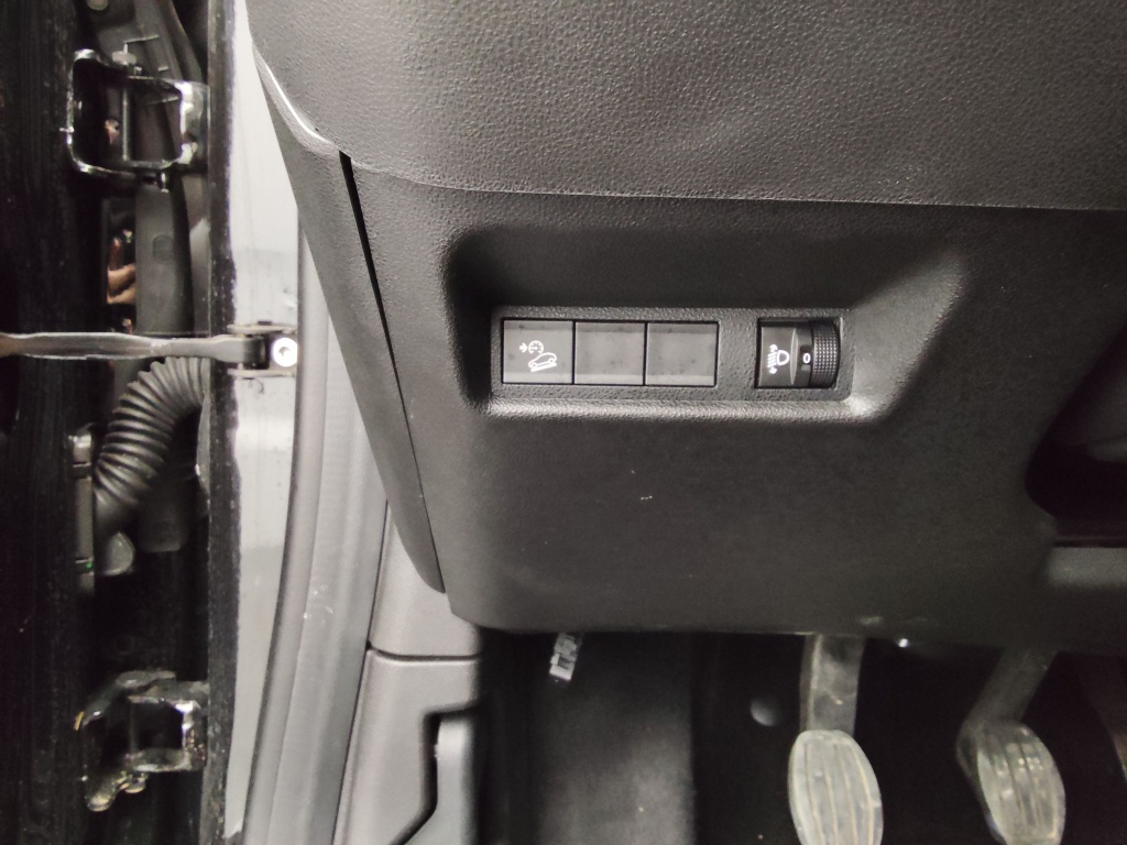 JEEP AVENGER 1.2 TURBO T3 100CH ALTITUDE - ref: 70049 - Photo 8
