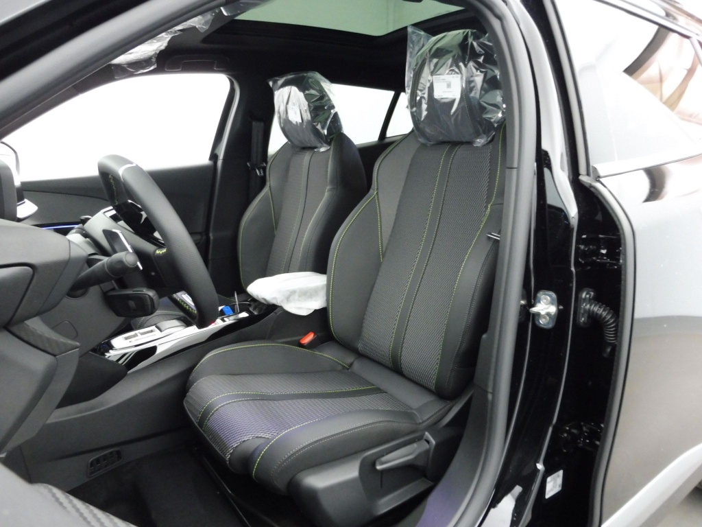 PEUGEOT 2008 1.2 HYBRID 145CH GT E-DCS6 - ref: 70206 - Photo 15