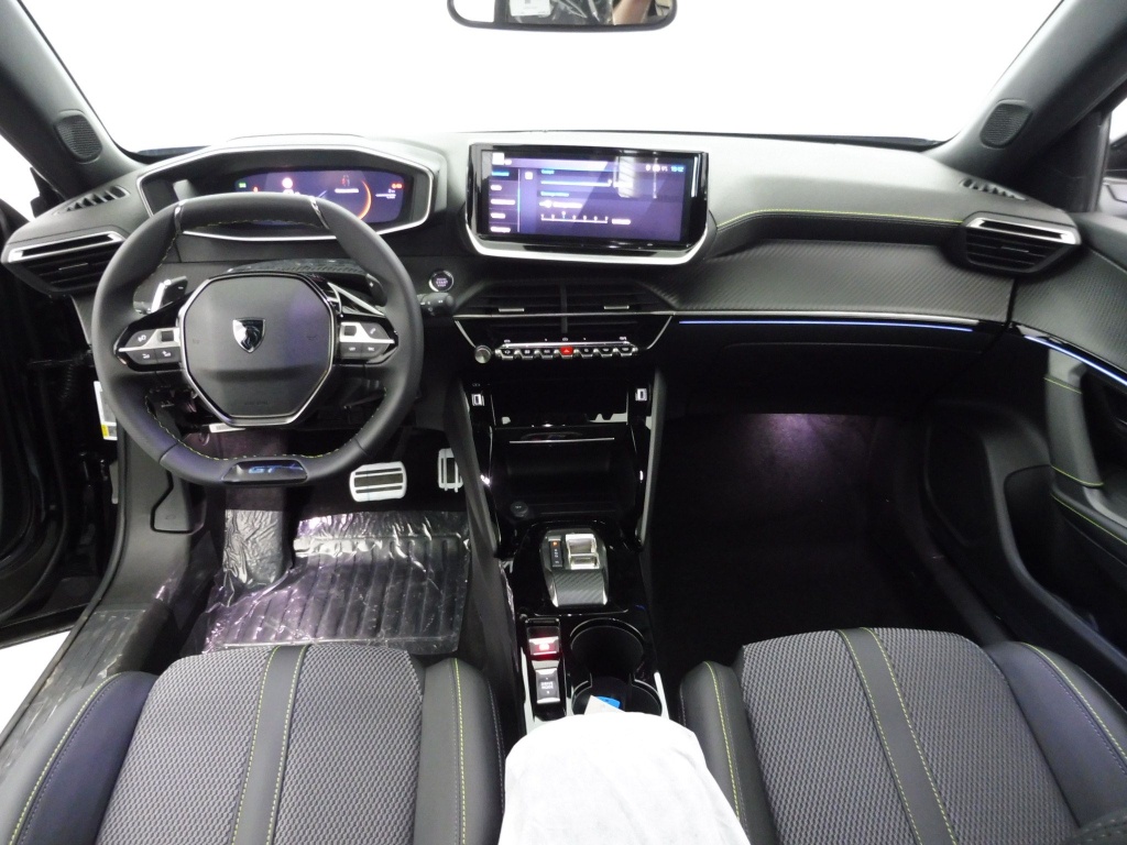 PEUGEOT 2008 1.2 HYBRID 145CH GT E-DCS6 - ref: 70206 - Photo 16