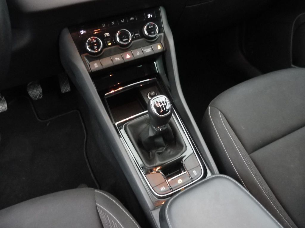 SKODA Karoq 2.0 TDI 115CH SELECTION - ref: 72248 - Photo 12