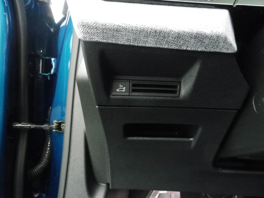 PEUGEOT 3008 1.2 HYBRID 145CH GT E-DCS6 - ref: 72300 - Photo 8