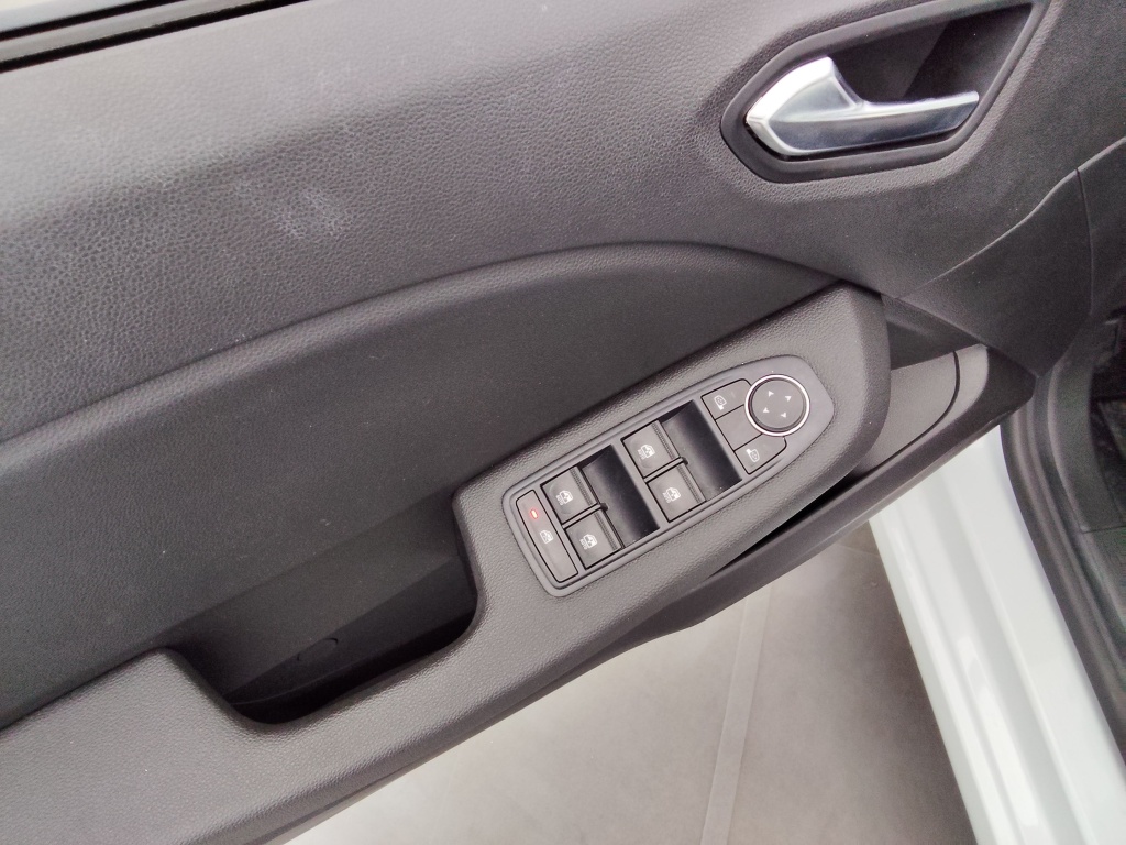 RENAULT Clio 1.5 BLUE DCI 100CH EVOLUTION GSR2 - ref: 72530 - Photo 17