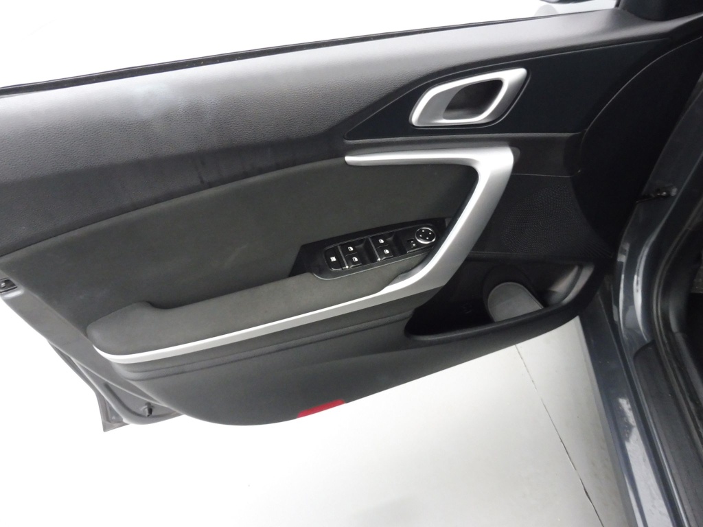 KIA Ceed 1.0 T-GDI 100edition 7 - ref: 72958 - Photo 18