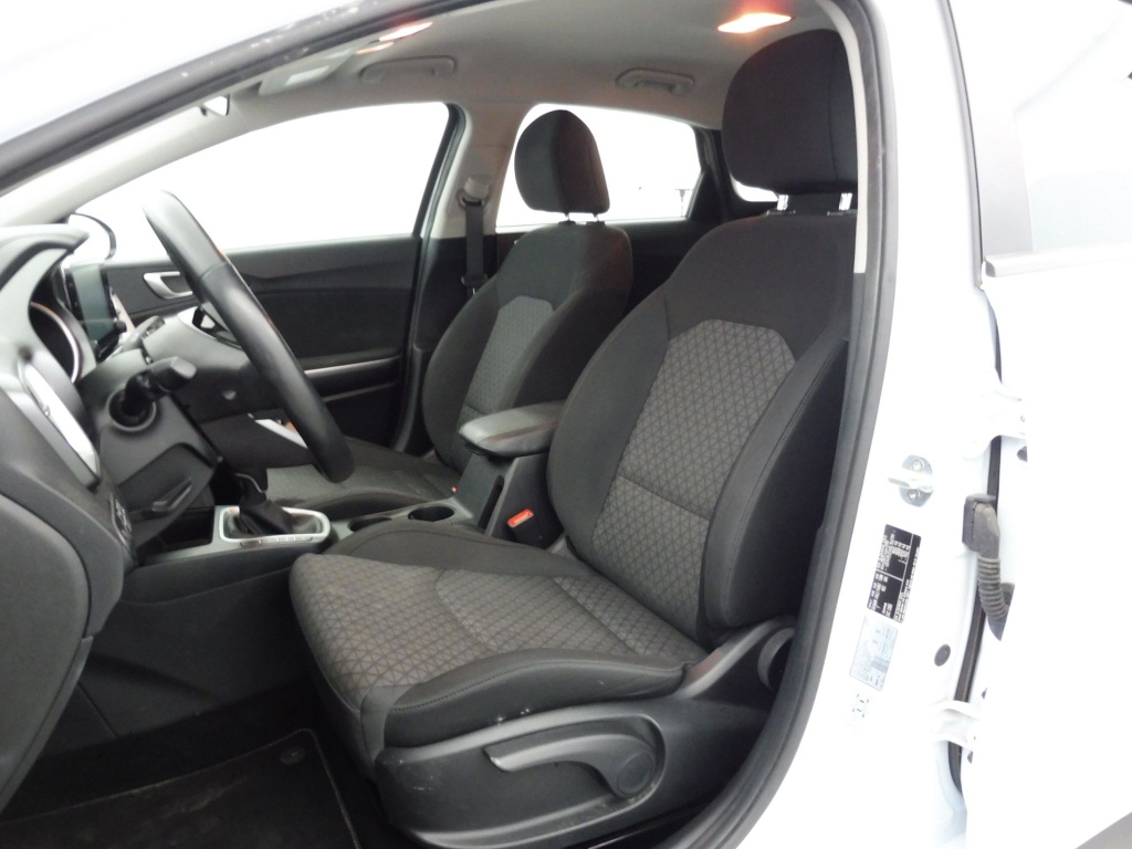 KIA Ceed 1.0 T-GDI 100edition 7 - ref: 72979 - Photo 15