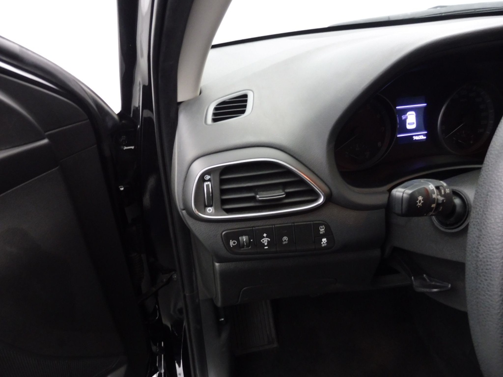 HYUNDAI i30 1.5 DPI 110essence - ref: 73105 - Photo 7