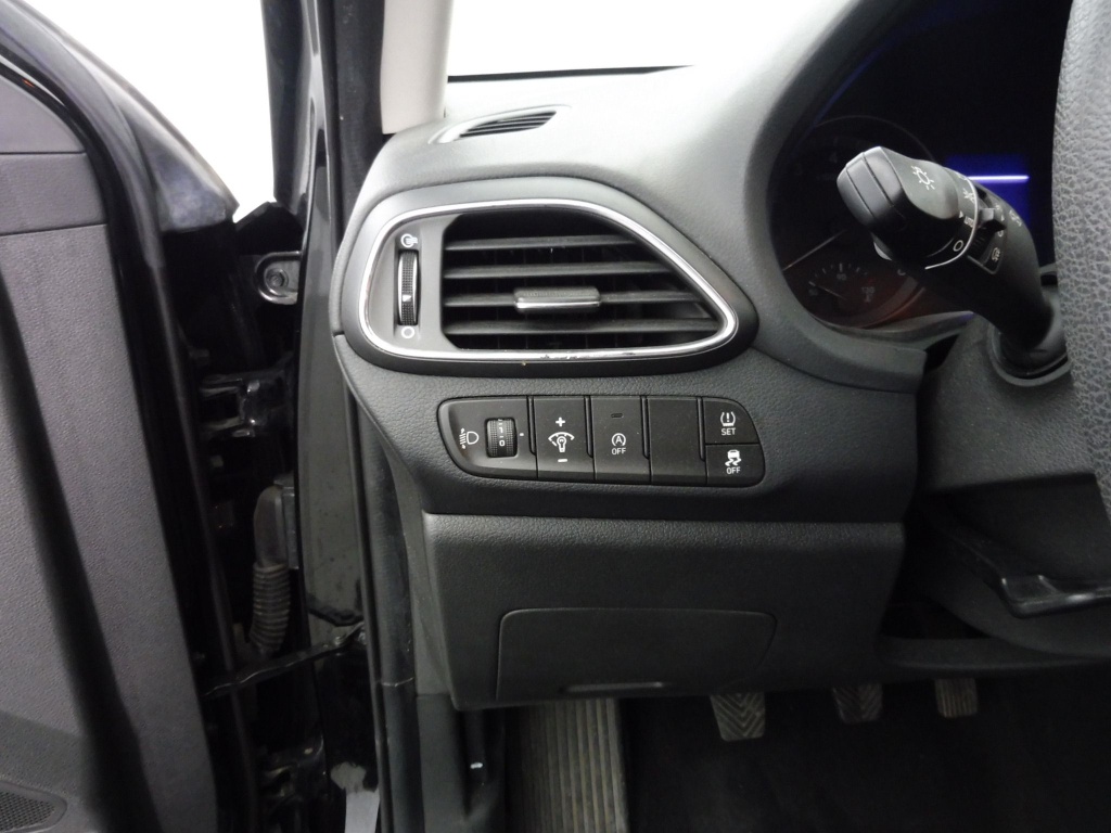 HYUNDAI i30 1.5 DPI 110 CH - ref: 73291 - Photo 7