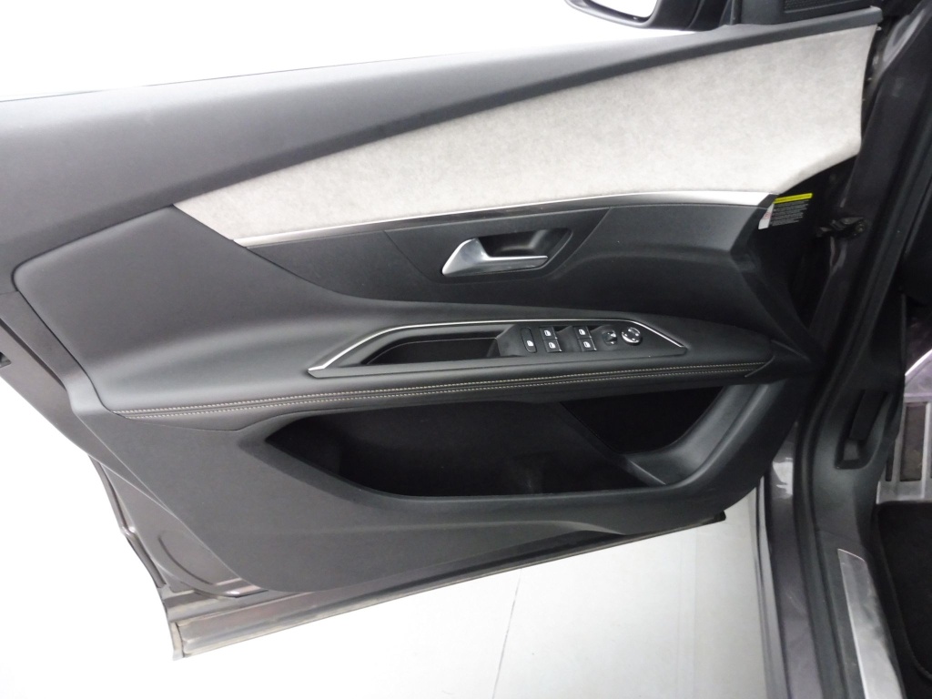 PEUGEOT 3008 1.5 BLUEHDI 130CH S&S GT EAT8 - ref: 73453 - Photo 18