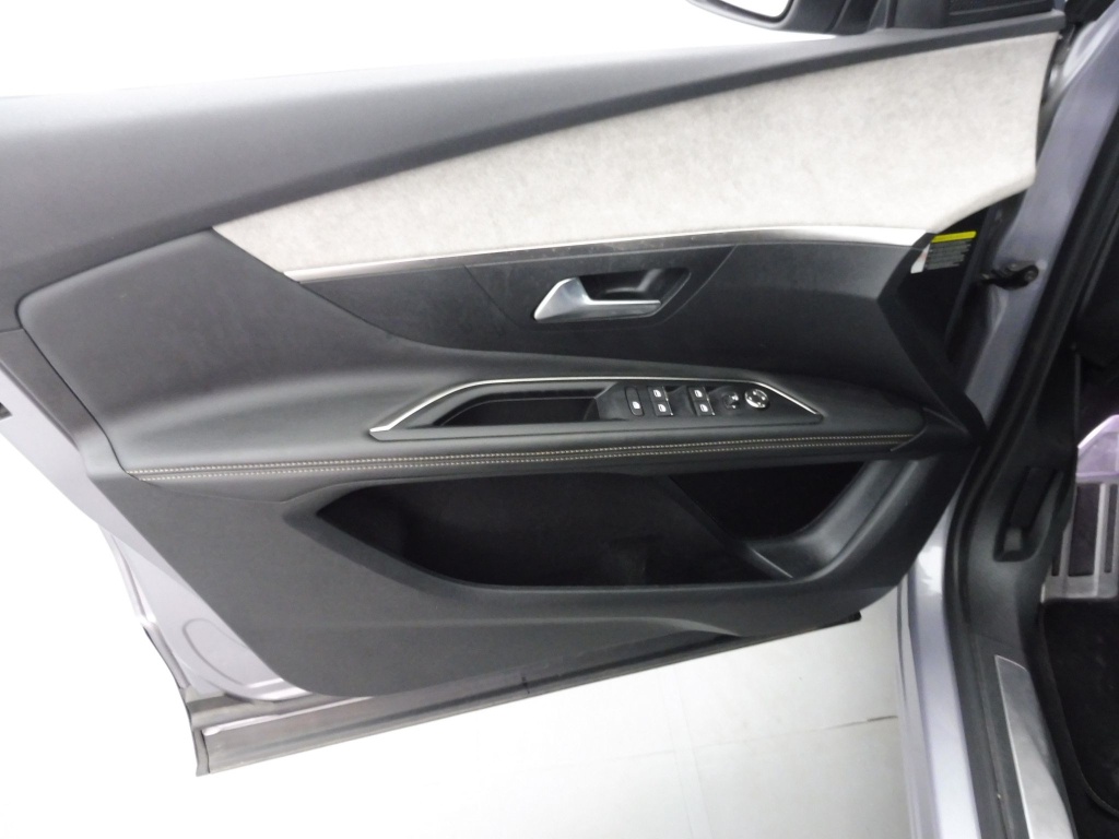 PEUGEOT 3008 1.5 BLUEHDI 130CH S&S GT EAT8 - ref: 73454 - Photo 18